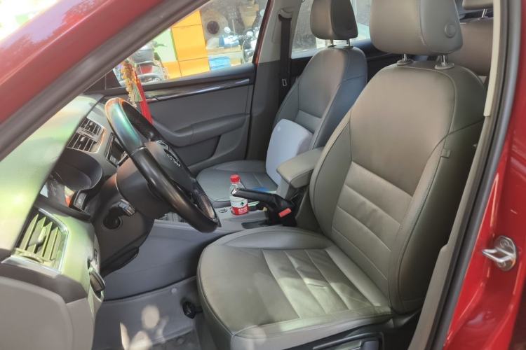 Used Skoda Octavia 2014 1.6L Automatic Yijie Edition Left Front Seat