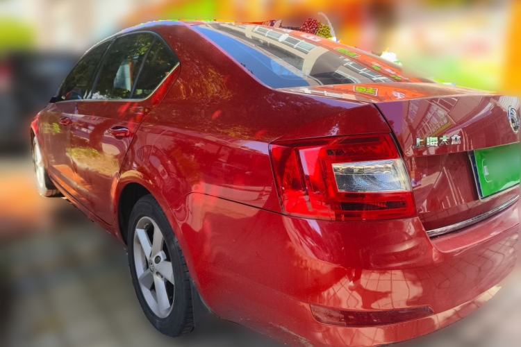 Used Skoda Octavia 2014 1.6L Automatic Yijie Edition Rear Left 45 Deg