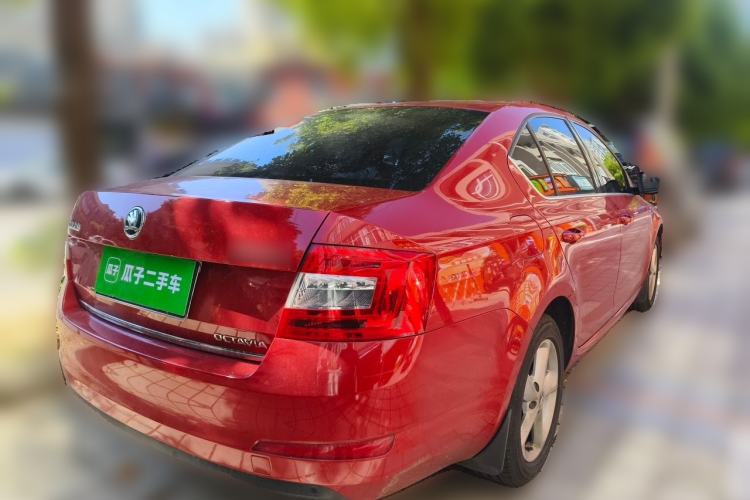 Used Skoda Octavia 2014 1.6L Automatic Yijie Edition Rear Right 45 Deg