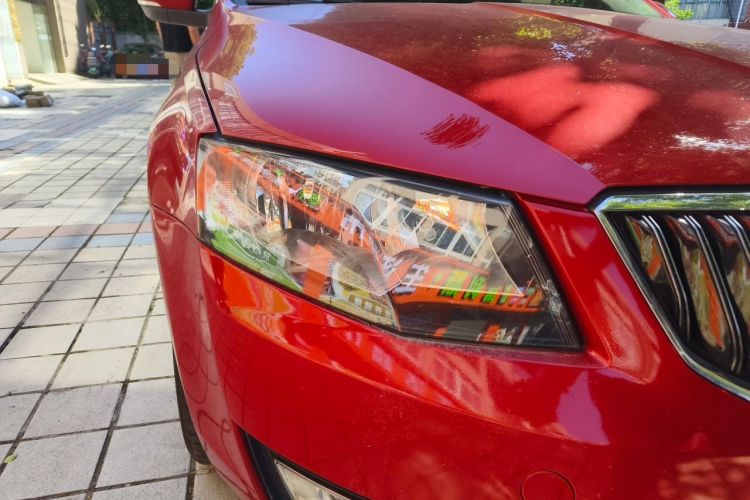 Used Skoda Octavia 2014 1.6L Automatic Yijie Edition Right Front Headlight