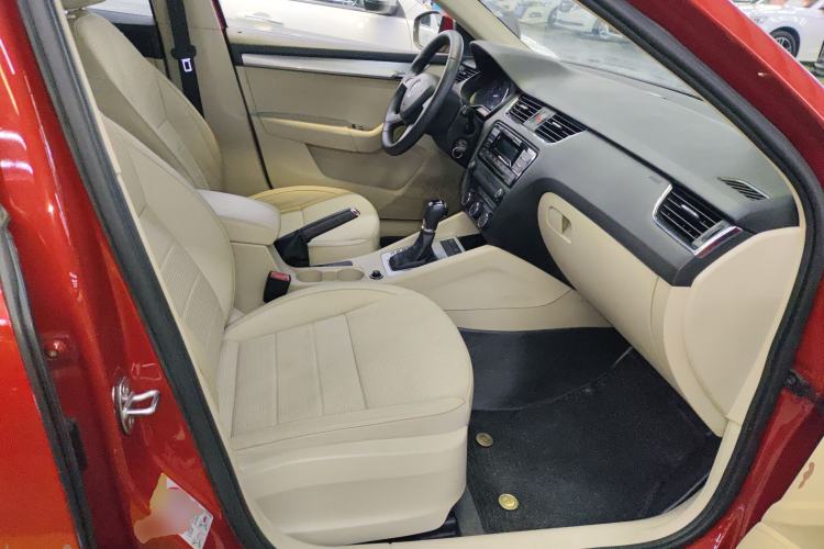 Used Skoda Octavia 2014 1.6L Automatic Yijie Edition Right Front Seat