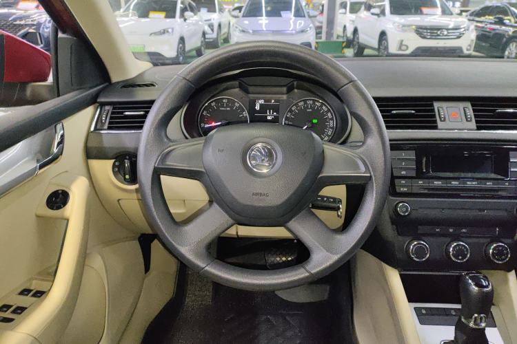 Used Skoda Octavia 2014 1.6L Automatic Yijie Edition Steering Wheel