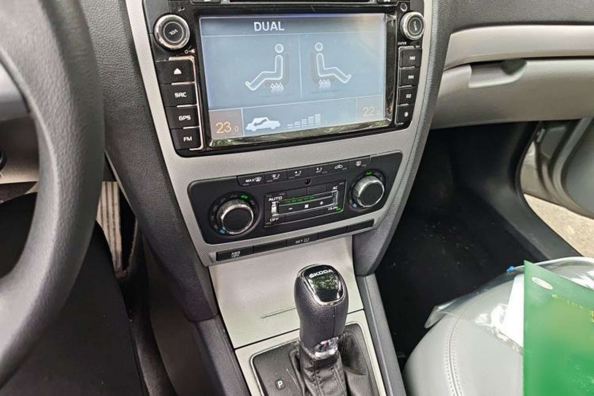 Used Skoda Octavia 2014 1.6L Automatic Yijun Edition Audio And AC Panel