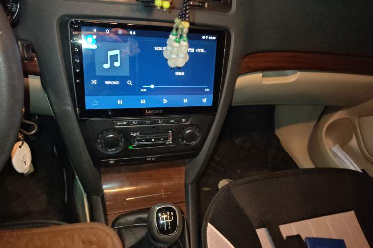 Used Skoda Octavia 2014 1.6L Manual Yijun Edition Audio And AC Panel