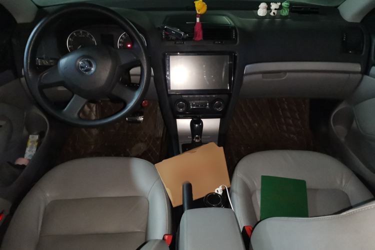 Used Skoda Octavia 2014 1.8TSI DSG Yijun Edition Center Console