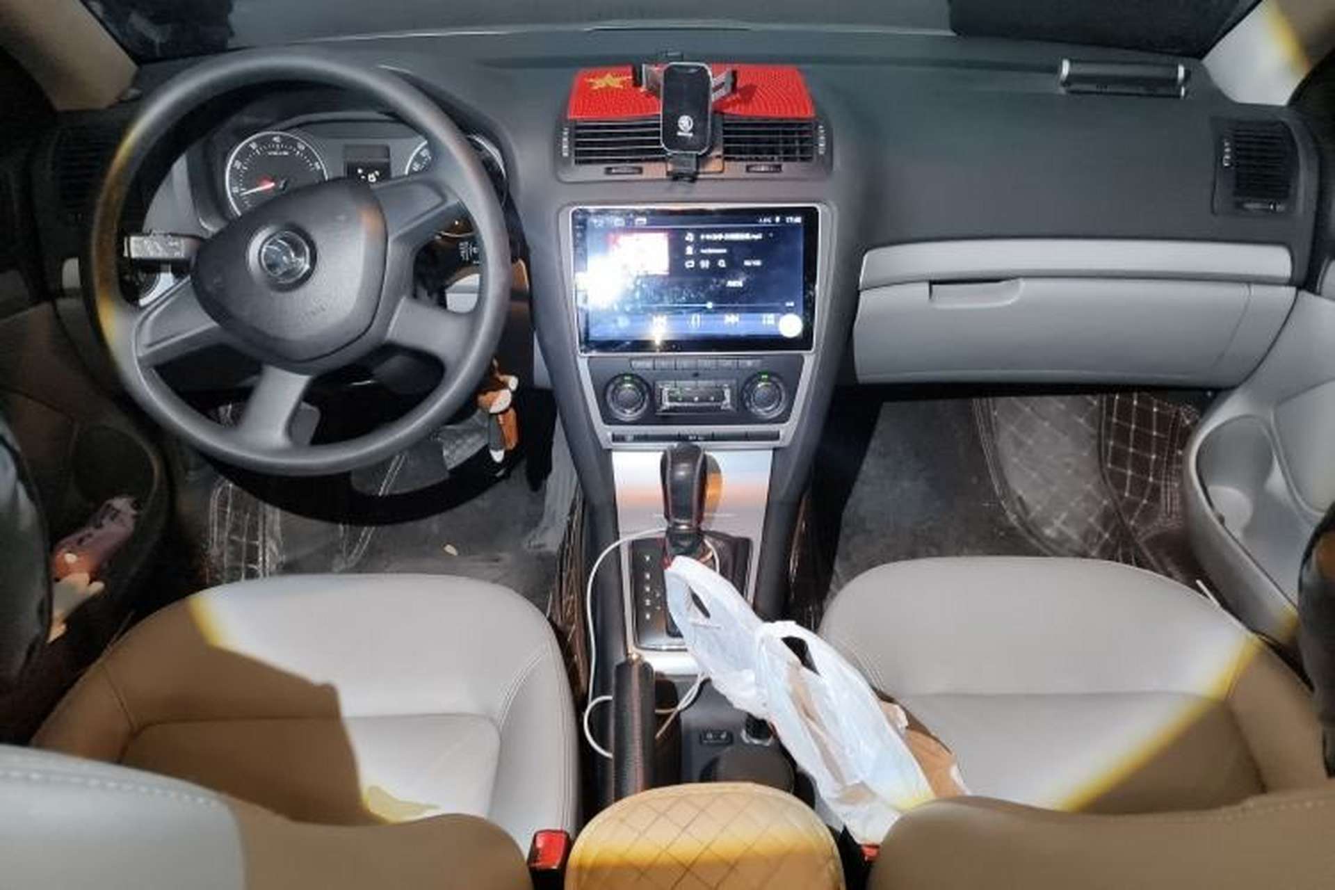 Used Skoda Octavia 2014 1.6L Automatic Yijun Edition Center Console