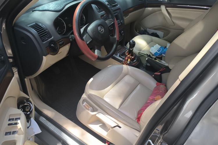 Used Skoda Octavia 2014 1.6L Manual Yijun Edition Driver Seat