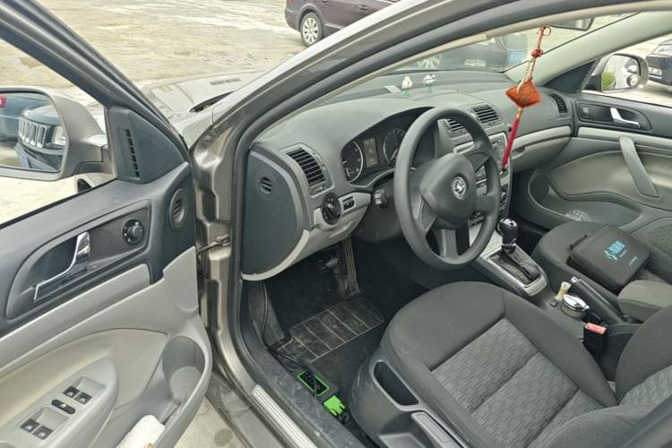 Used Skoda Octavia 2014 1.6L Automatic Eado Edition Driver Seat