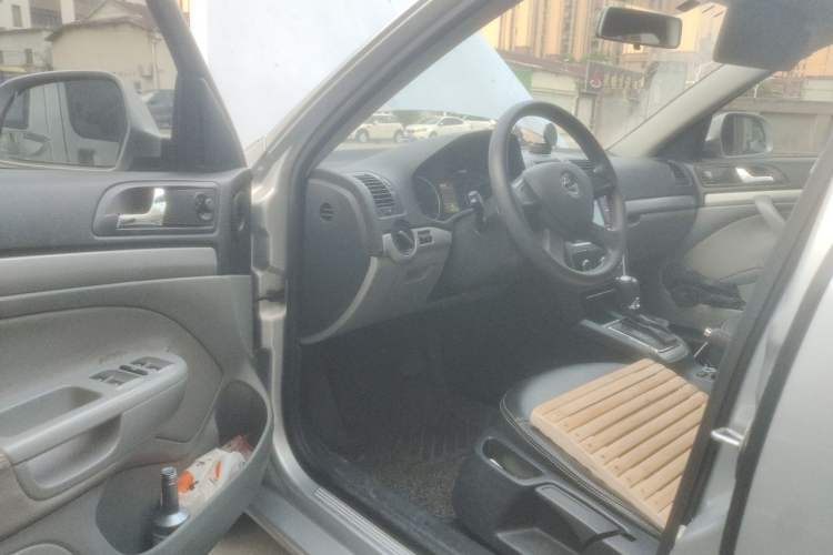 Used Skoda Octavia 2014 1.6L Automatic Yijie Edition Driver Seat