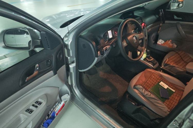 Used Skoda Octavia 2014 1.6L Automatic Yijun Edition Driver Seat