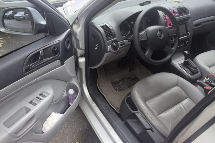 Used Skoda Octavia 2014 1.6L Automatic Yijun Edition Driver Seat
