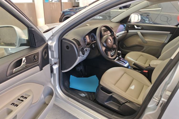 Used Skoda Octavia 2014 1.6L Automatic Yijie Edition Driver Seat