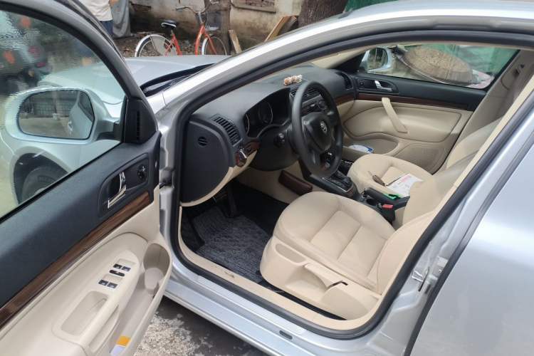 Used Skoda Octavia 2014 1.6L Automatic Yijun Edition Driver Seat
