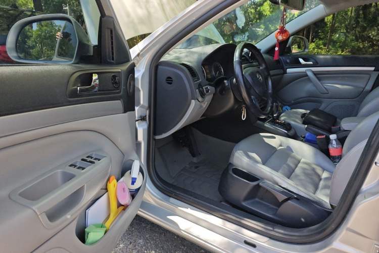 Used Skoda Octavia 2014 1.6L Automatic Yijun Edition Driver Seat