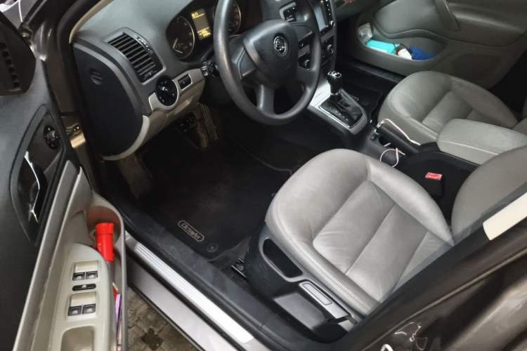Used Skoda Octavia 2014 1.6L Automatic Yijie Edition Driver Seat