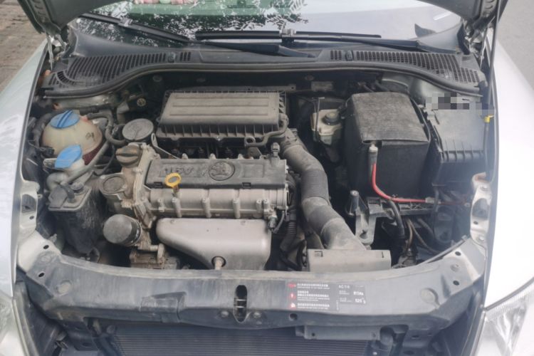 Used Skoda Octavia 2014 1.6L Manual Yijun Edition Engine Bay