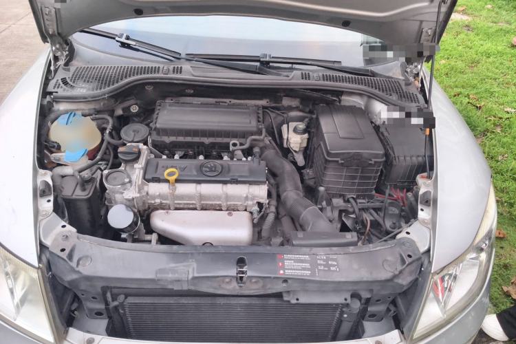 Used Skoda Octavia 2014 1.6L Automatic Yijun Edition Engine Bay