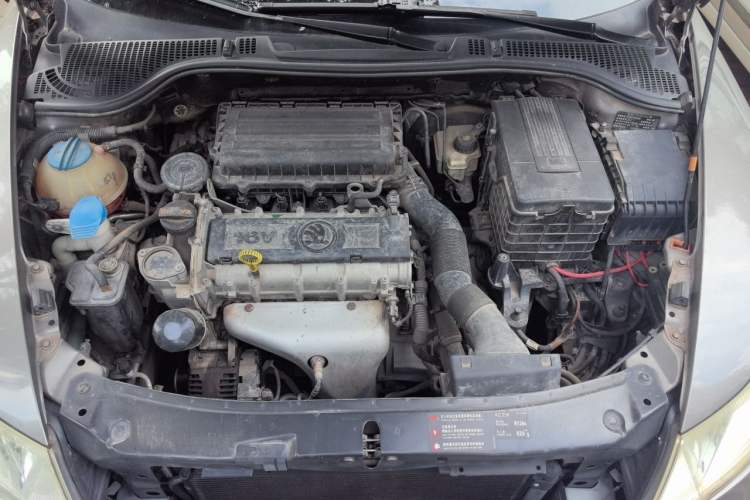 Used Skoda Octavia 2014 1.6L Automatic Yijun Edition Engine Bay