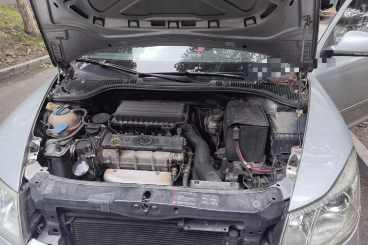Used Skoda Octavia 2014 1.6L Automatic Yijun Edition Engine Bay