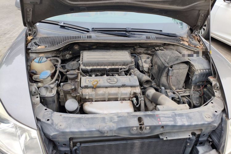 Used Skoda Octavia 2014 1.6L Automatic Yijie Edition Engine Bay
