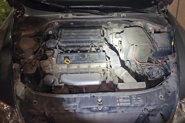 Used Skoda Octavia 2014 1.6L Automatic Yijun Edition Engine Bay