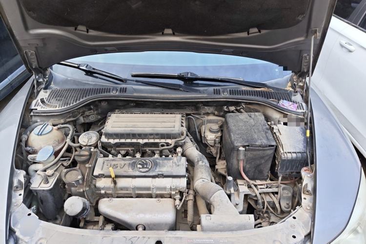 Used Skoda Octavia 2014 1.6L Automatic Yijun Edition Engine Bay