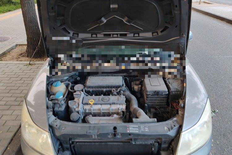 Used Skoda Octavia 2014 1.6L Automatic Yijie Edition Engine Bay