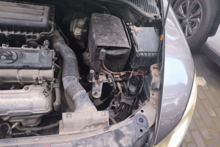 Used Skoda Octavia 2014 1.6L Manual Yijun Edition Engine Bay Left