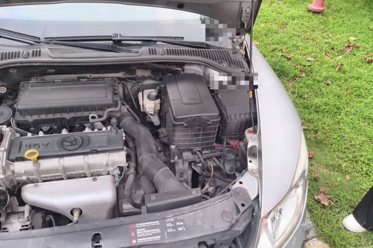 Used Skoda Octavia 2014 1.6L Automatic Yijun Edition Engine Bay Left