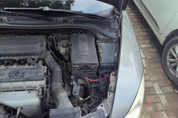 Used Skoda Octavia 2014 1.6L Automatic Yijun Edition Engine Bay Left