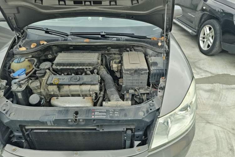 Used Skoda Octavia 2014 1.6L Automatic Eado Edition Engine Bay Left