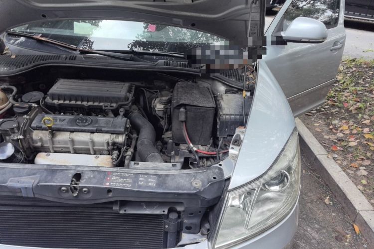 Used Skoda Octavia 2014 1.6L Automatic Yijun Edition Engine Bay Left