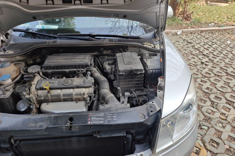 Used Skoda Octavia 2014 1.6L Automatic Yijie Edition Engine Bay Left