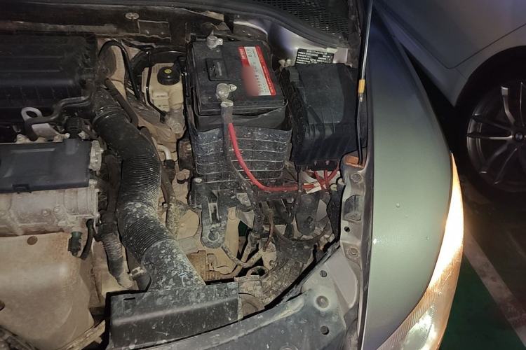 Used Skoda Octavia 2014 1.6L Automatic Yijie Edition Engine Bay Left
