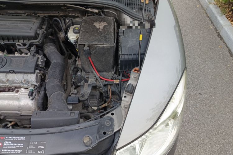 Used Skoda Octavia 2014 1.6L Automatic Yijun Edition Engine Bay Left