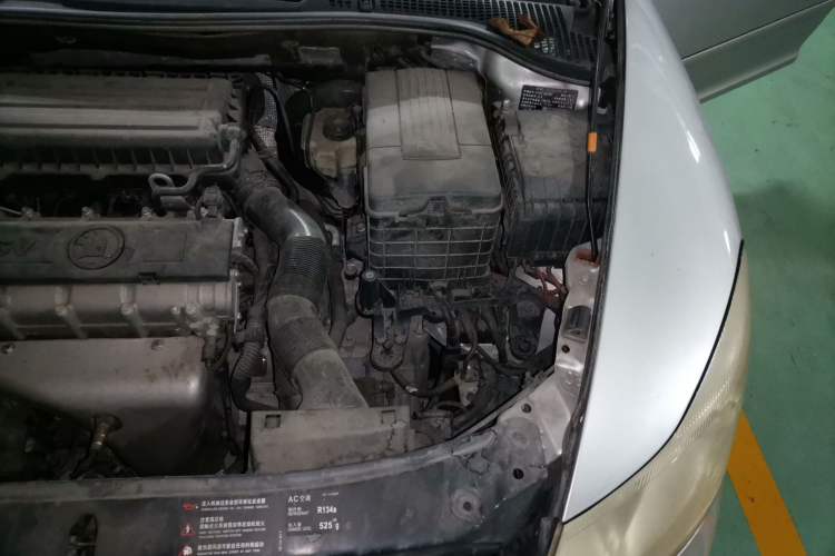 Used Skoda Octavia 2014 1.6L Automatic Yijie Edition Engine Bay Left