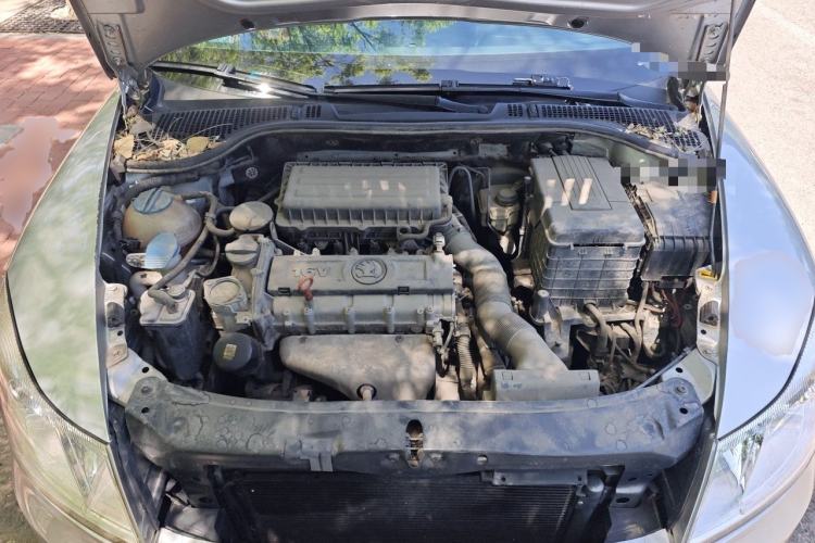 Used Skoda Octavia 2014 1.6L Automatic Yijun Edition Engine Bay