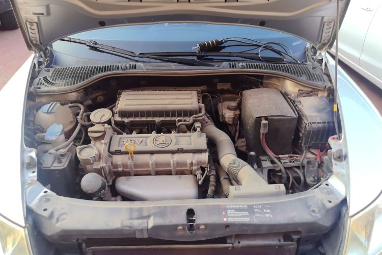 Used Skoda Octavia 2014 1.6L Automatic Yijie Edition Engine Bay