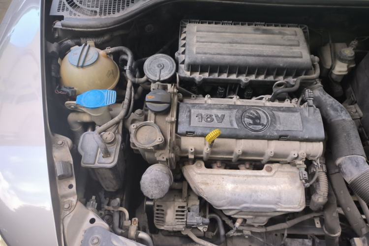Used Skoda Octavia 2014 1.6L Manual Yijun Edition Engine Bay Right