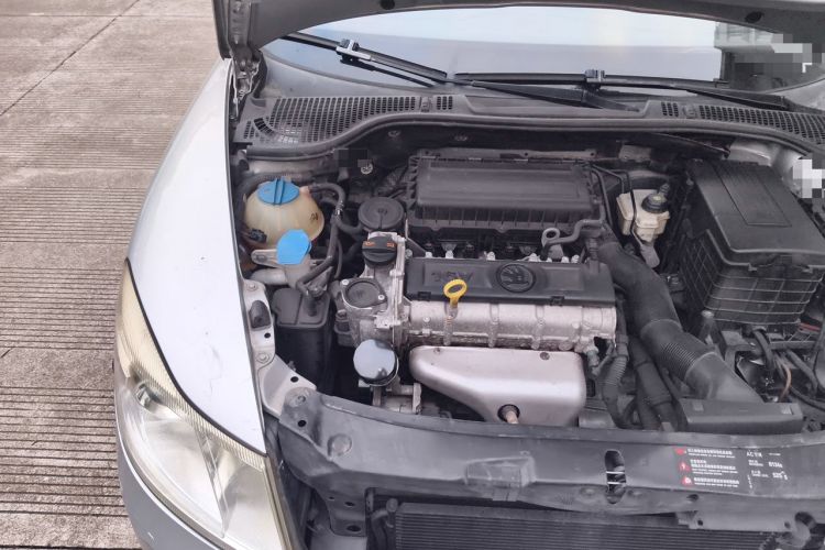 Used Skoda Octavia 2014 1.6L Automatic Yijun Edition Engine Bay Right