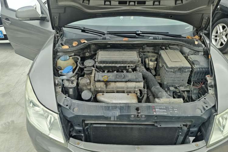 Used Skoda Octavia 2014 1.6L Automatic Eado Edition Engine Bay Right