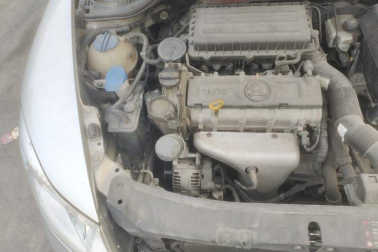 Used Skoda Octavia 2014 1.6L Automatic Yijie Edition Engine Bay Right