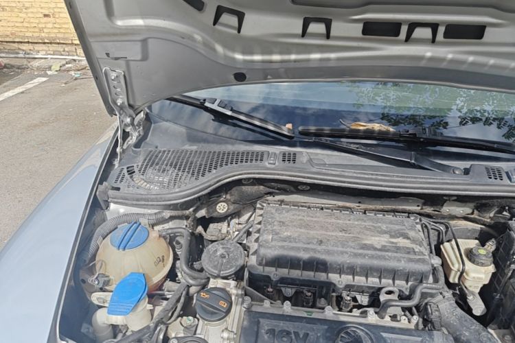 Used Skoda Octavia 2014 1.6L Automatic Eado Edition Engine Bay Right
