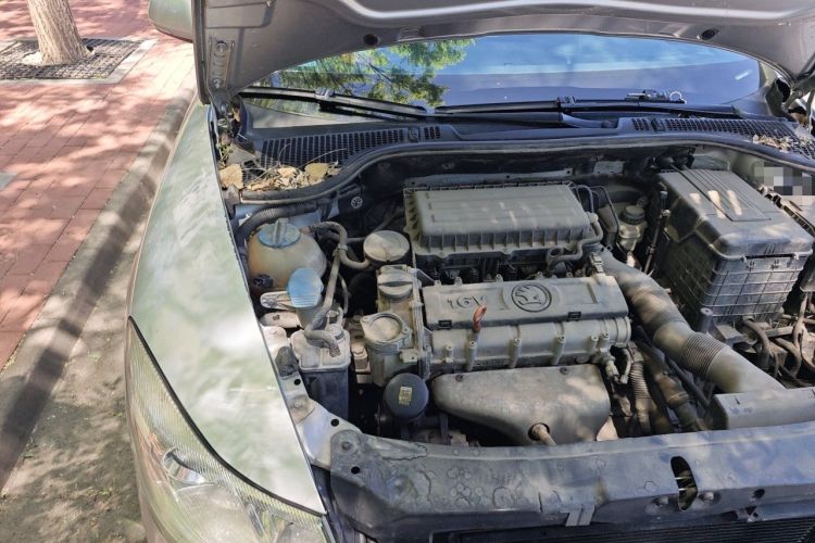 Used Skoda Octavia 2014 1.6L Automatic Yijun Edition Engine Bay Right