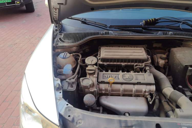 Used Skoda Octavia 2014 1.6L Automatic Yijie Edition Engine Bay Right