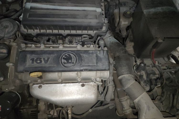 Used Skoda Octavia 2014 1.6L Automatic Yijie Edition Engine Bay
