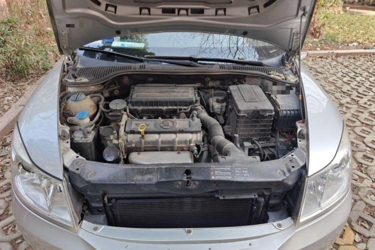 Used Skoda Octavia 2014 1.6L Automatic Yijie Edition Engine Bay