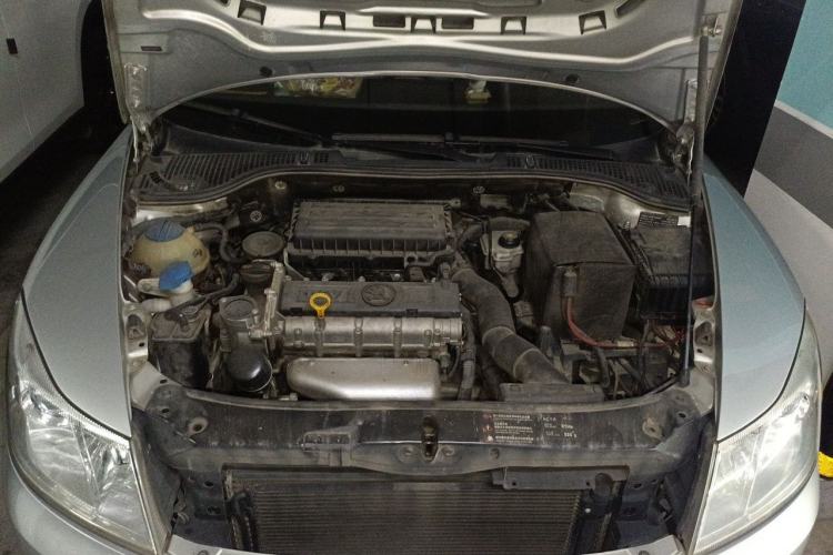 Used Skoda Octavia 2014 1.6L Manual Yijun Edition Engine Bay