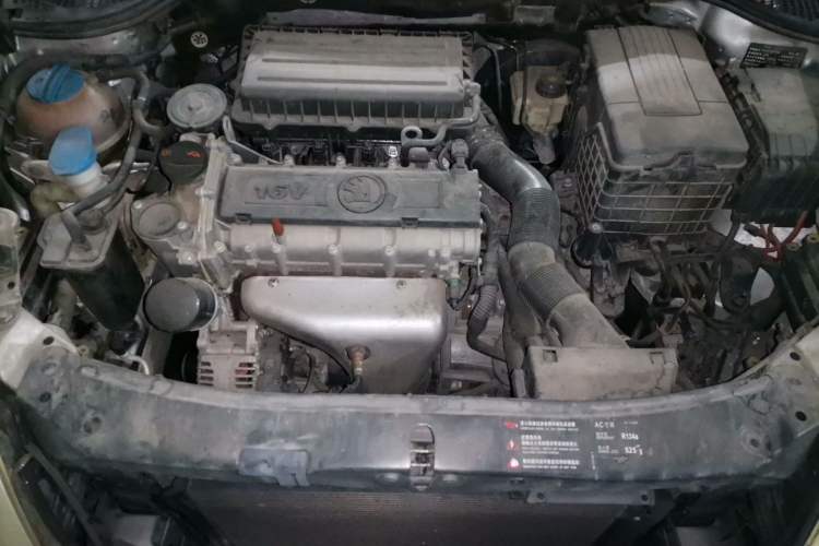 Used Skoda Octavia 2014 1.6L Automatic Yijie Edition Engine Bay