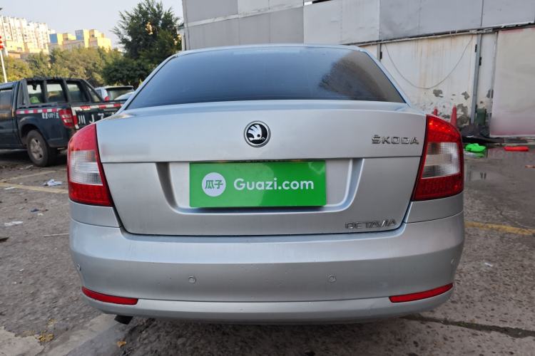 Used Skoda Octavia 2014 1.6L Automatic Eado Edition Exterior 3